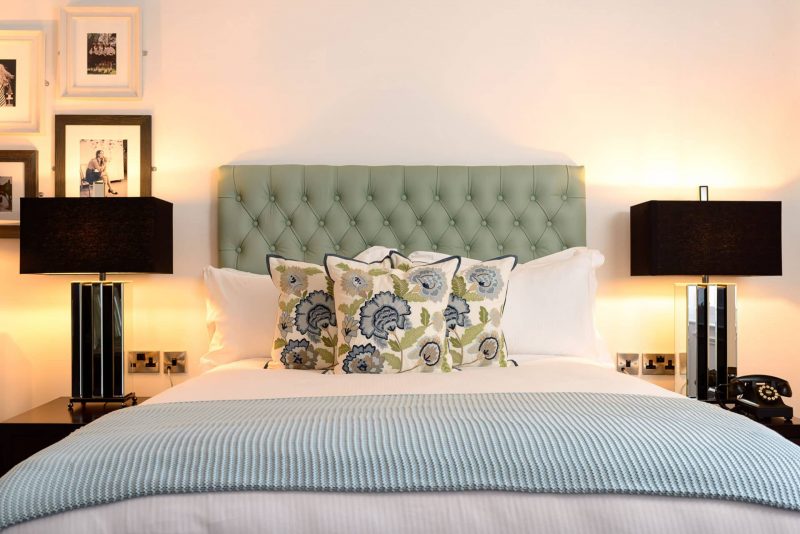 Luxury Room - Black Ivy