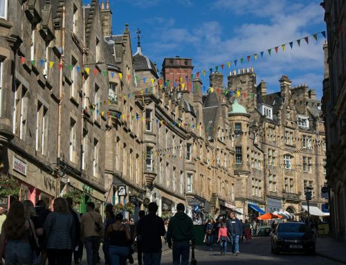 Best Hotels Near Edinburgh Castle (2026 Guide)